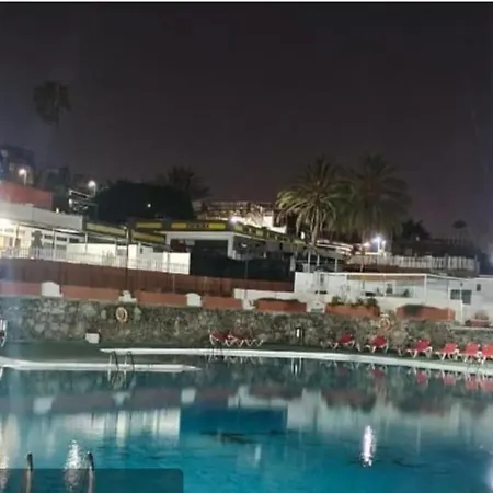 Piscina Club * Pasito Blanco