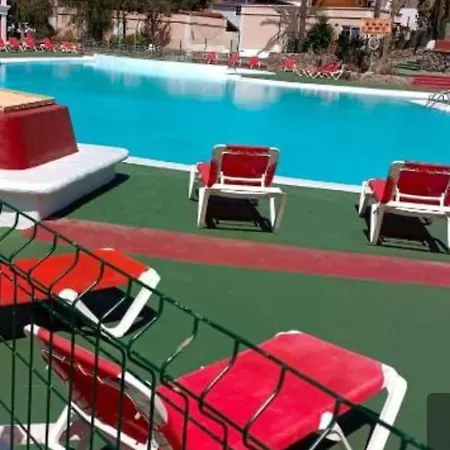 Piscina Club * Pasito Blanco